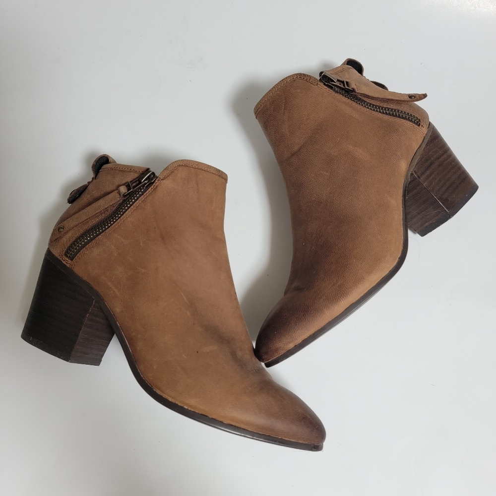 Steve Madden Women Boots Julius Cognac Leather Pointed-Toe Ankle Booties Block 8